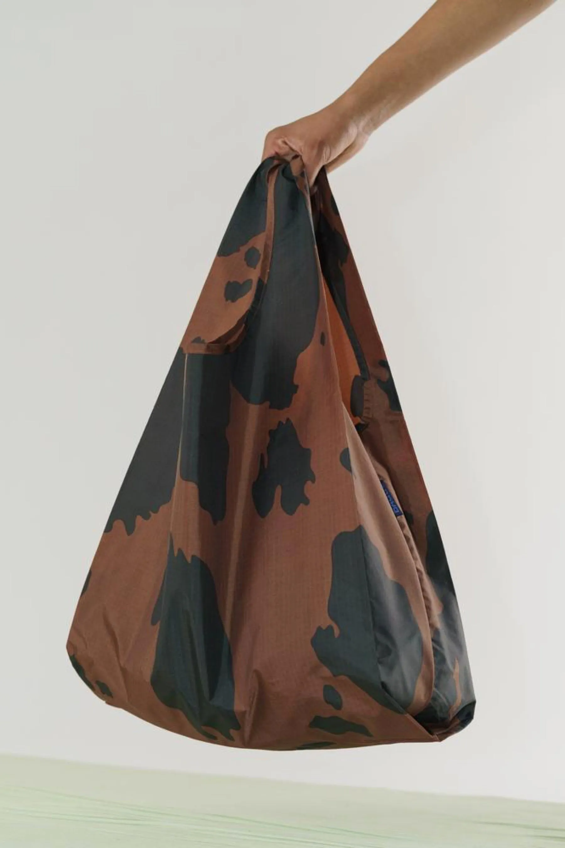 Black   Brown Cow Baggu
