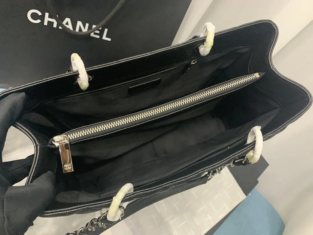 CHLTote Bag Spring Collection Gold Toned Hardware Black For Women 13in/33cm