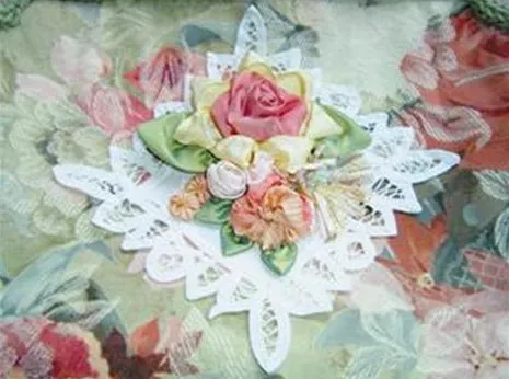 Clover Sweetheart Rose Maker