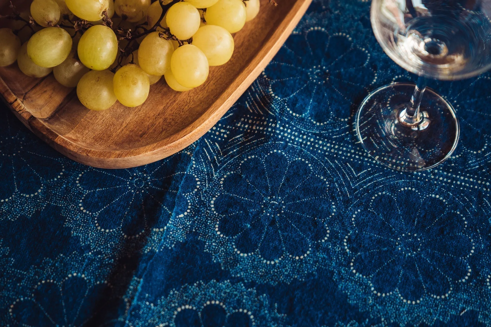 Table Cloth: Antique handwoven Hungarian hemp - TW116