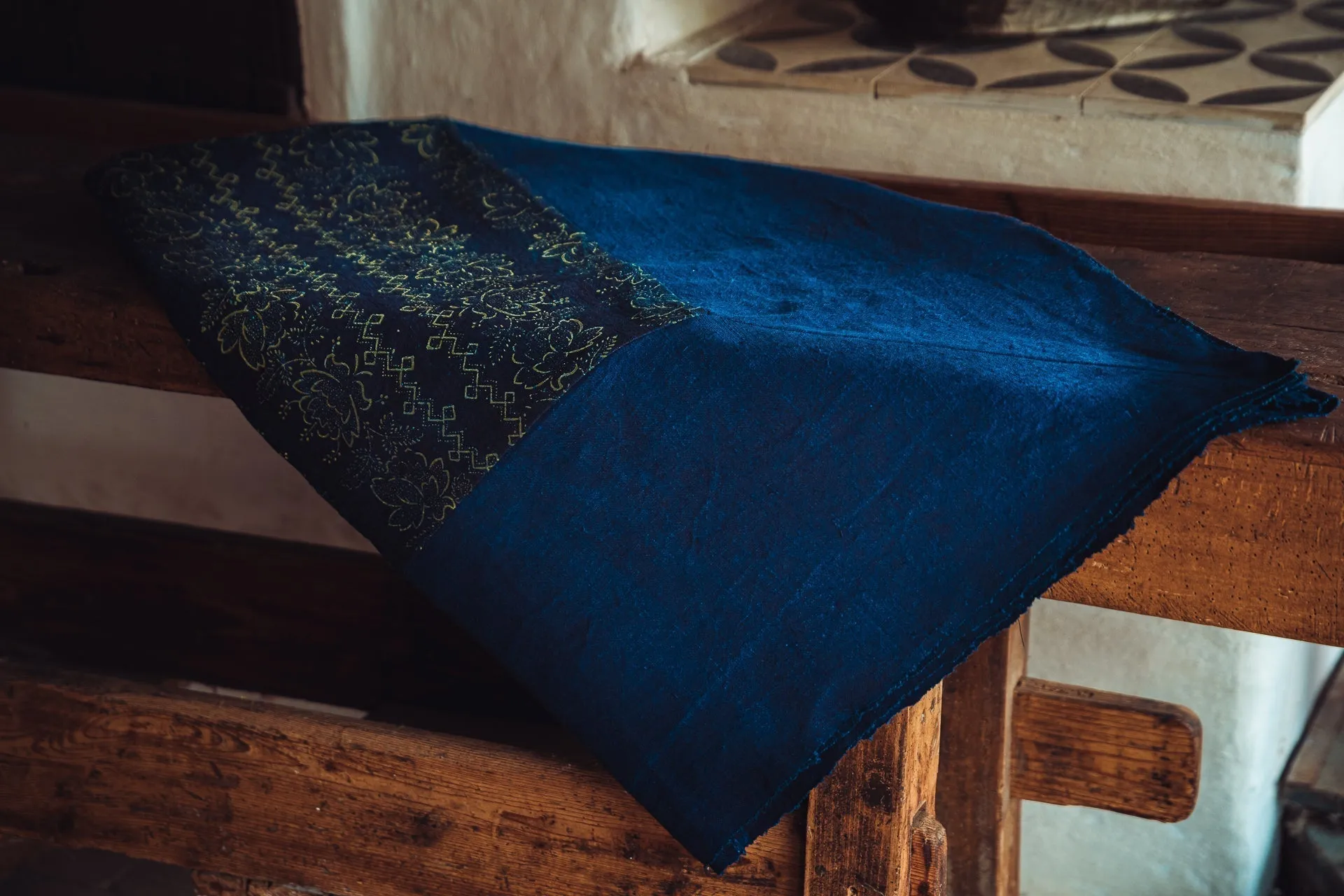 Table Cloth: Antique handwoven Hungarian hemp - TW121