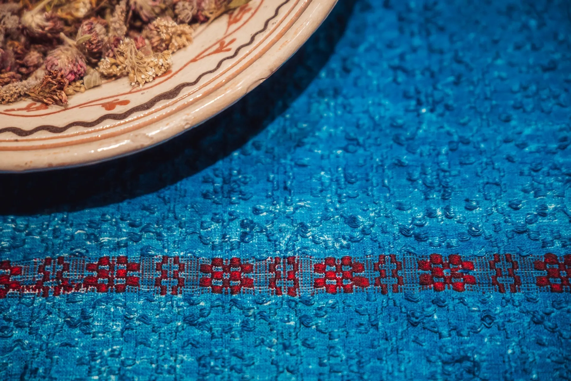 Table Cloth: Antique handwoven Hungarian hemp - TW135